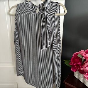 LOFT Black and Gray Sleeveless Blouse with Tie Front